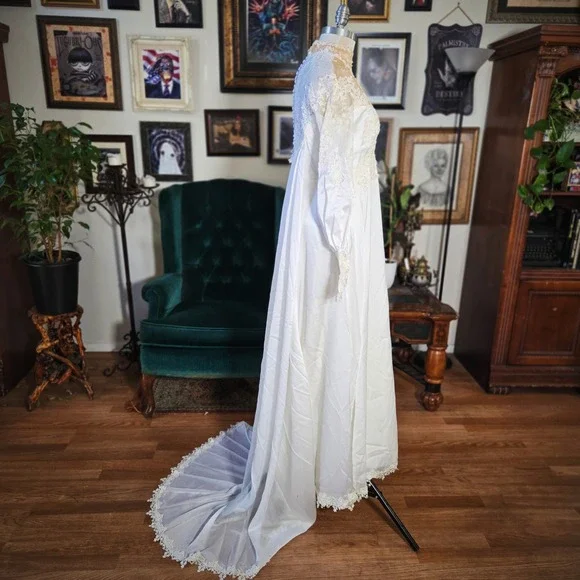 Vintage 70s White Lace High Neck Wedding Dress Long Sleeve Train Bridal Gown - Picture 4 of 8